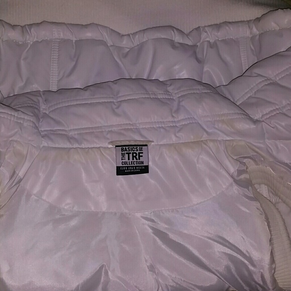 Polyester Jacket (no arms) White S - Picture 4 of 6